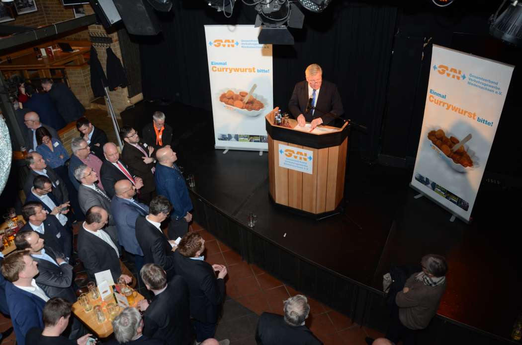 Wie hier 2019 schafft der GVN es immer wieder, mit niedersächsischen Ministern wie Bernd Althusmann in lockerer Atmosphäre ins Gespräch zu kommen. (Foto: Dietmar Fund)
