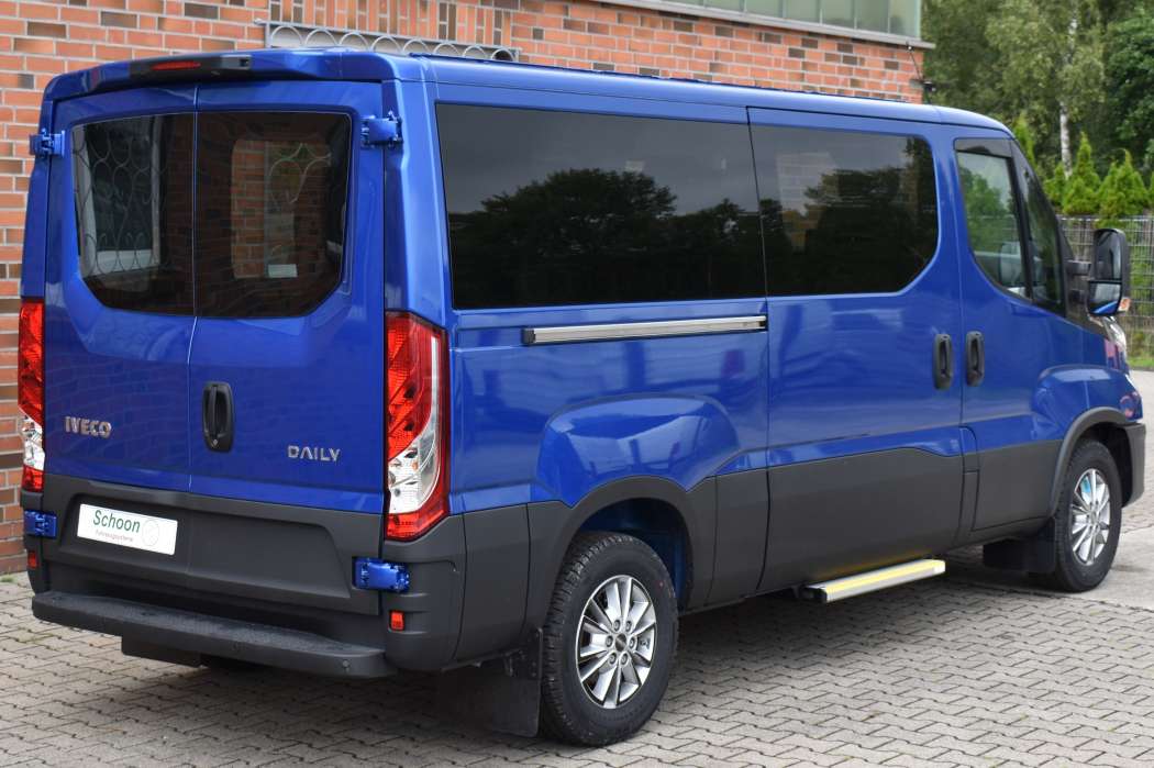 Mit dem Iveco Daily 3520 H1 ergänzt Schoon sein Programm an Minibus-Ausbauten. (Foto: Schoon)