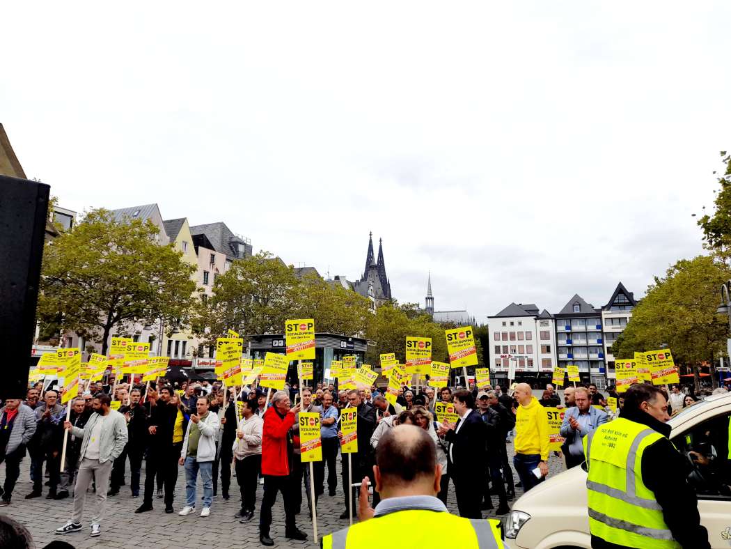 Die Protestkundgebung fand auf dem Heumarkt statt, der ein zentraler Platz in der Stadt ist und in Hörweite der Verkehrsministerkonferenz liegt. (Foto: BVTM)