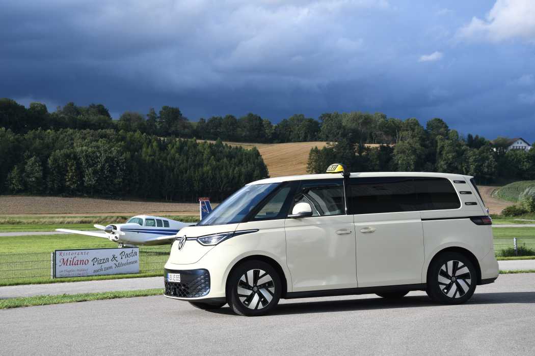 Auch für Taxis auf der Basis des VW ID. Buzz gilt eine zweijährige Neuwagengarantie ohne Kilometerbegrenzung. (Foto: Dietmar Fund)