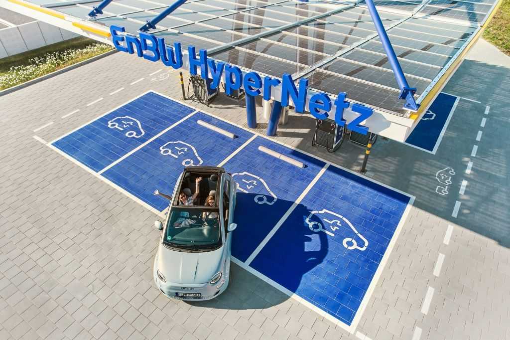 Bis zu 60 Prozent günstiger unterwegs: Der HPC-Betreiber EnBW wirbt für die Kostenvorteile der E-Mobilität, auch wenn der Tankrabatt temporär etwas Abhilfe verschaffen sollte. | Foto: EnBW