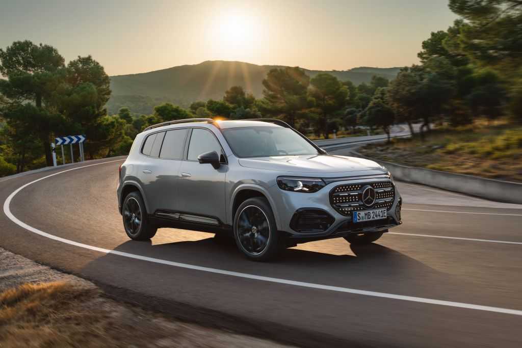 Der neue GLB bietet innen mehr Platz und bis zu zwei Tonnen Anhängelast. | Foto: Mercedes-Benz