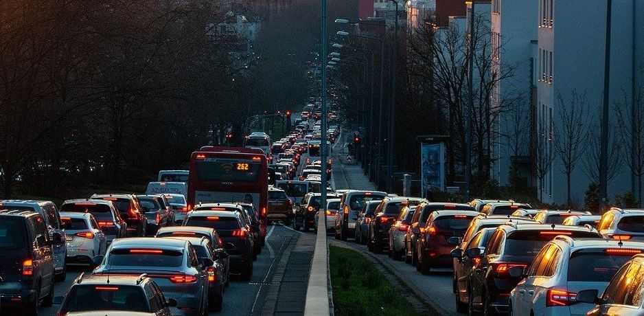 Der Verkehr stockt, auch bei der Reduktion der Emissionen, mahnt die Umweltdachorganisation T&amp;amp;E. | Foto: BEE