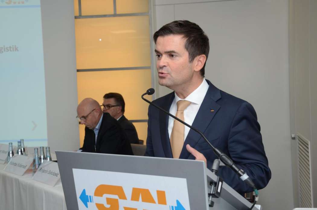 GVN-Hauptgeschäftsführer Benjamin Sokolovic berichtete über eine intensive Öffentlichkeitsarbeit. (Foto: Dietmar Fund)