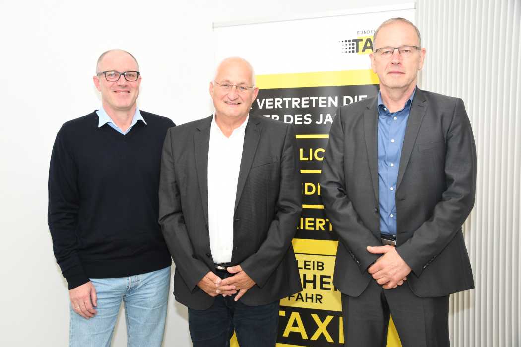 Dennis Klusmeier (v.l.), Roland Böhm und Wolfgang Oertel wurden in ihren Positionen wiedergewählt. (Foto: Dietmar Fund)