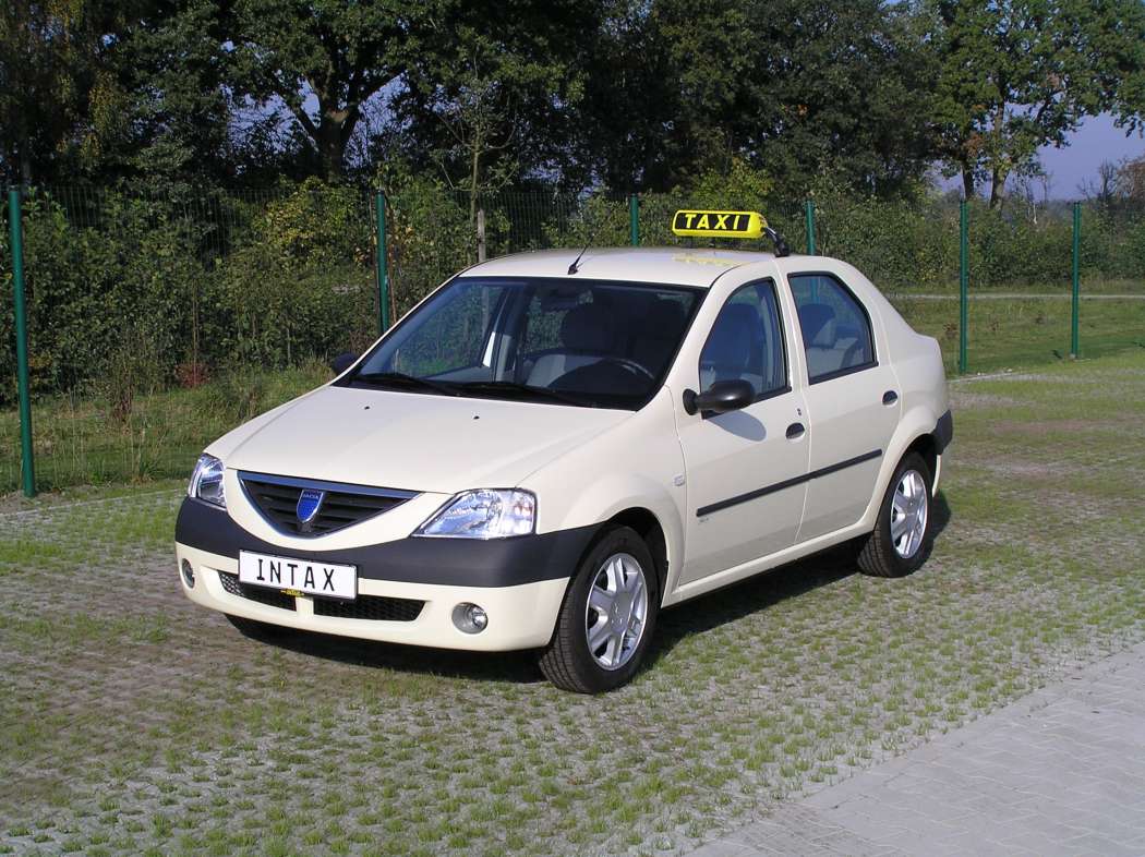 Mit dem recht primitiven ersten Logan startete Dacia 2004 auch in die deutsche Taxi-Welt. (Foto: INTAX)