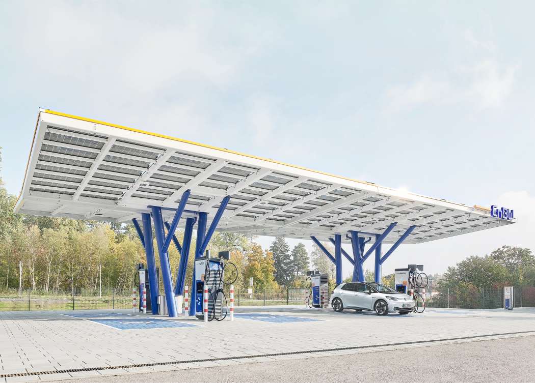 Strom vom Dach: Wie hier in Rutesheim verfügt auch der neue Standort in Tornesch über Photovoltaikdach zur Erzeugung von Ladestrom. | Foto: EnBW