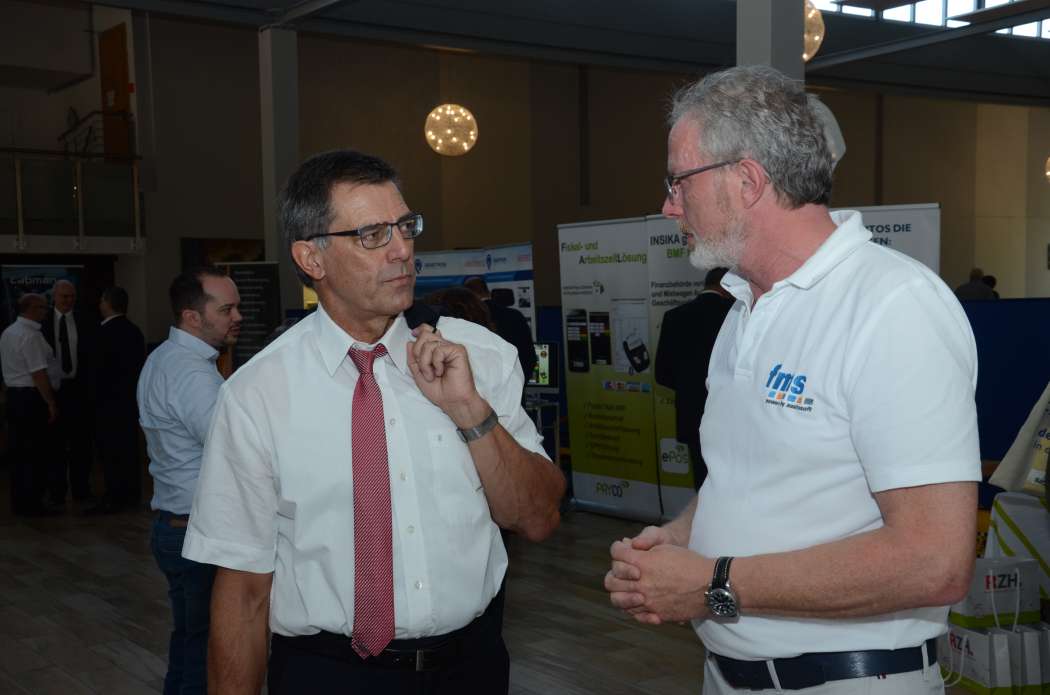 Bei Dieter Janoth (r.) informierte sich auch Edo Diekmann vom Landesamt für Steuern Niedersachsen. (Foto: Dietmar Fund)