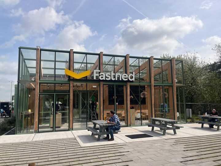 Fastnet Laden So schön kann Laden sein: Fastned eröffnet ersten Restaurant-Shop mit ...