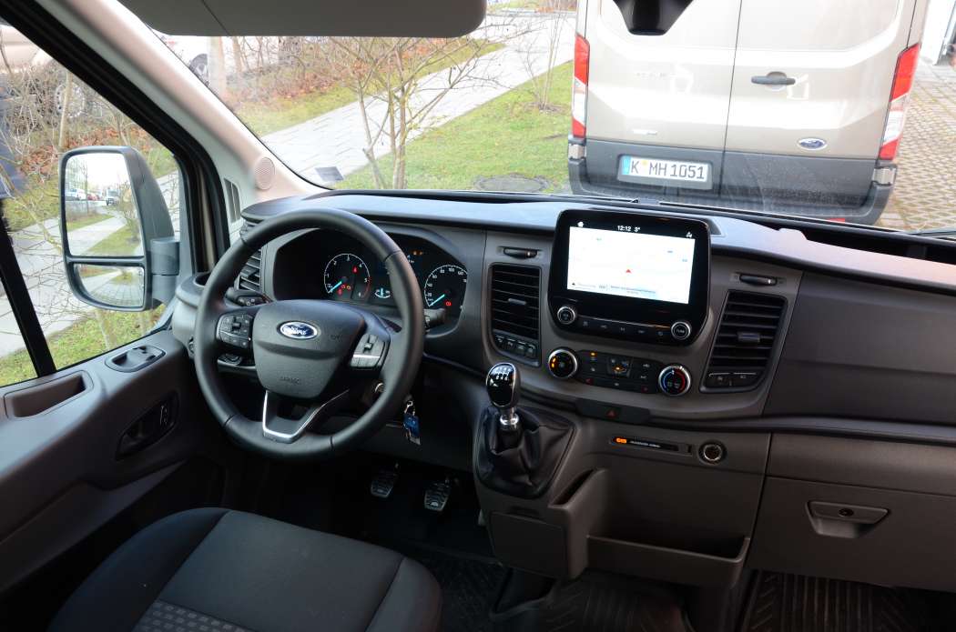 Wenn es auch für die neueste Transit-Generation mit ihrem neuen Cockpit ein Taxi-Paket geben soll, muss das Produktmarketing das in Auftrag geben. (Foto: Dietmar Fund)