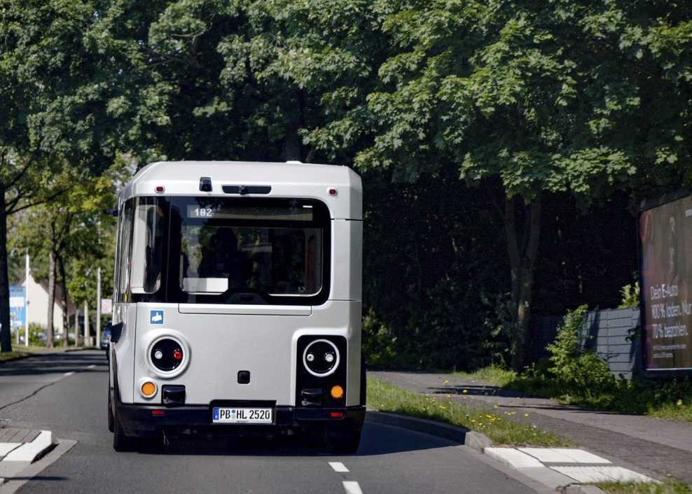 Mit KIRA+ setzen der Rhein-Main-Verkehrsverbund (RMV), die Deutsche Bahn und der Fahrzeughersteller HOLON ihre bisherigen Aktivitäten zum autonomen Fahren fort.| Foto: HOLON