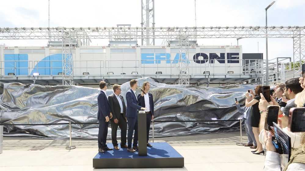 The Ineratec plant uses biogenic CO₂ from a nearby biogas plant and green hydrogen, which is a by-product of chlorine production. | Photo: Ineratec