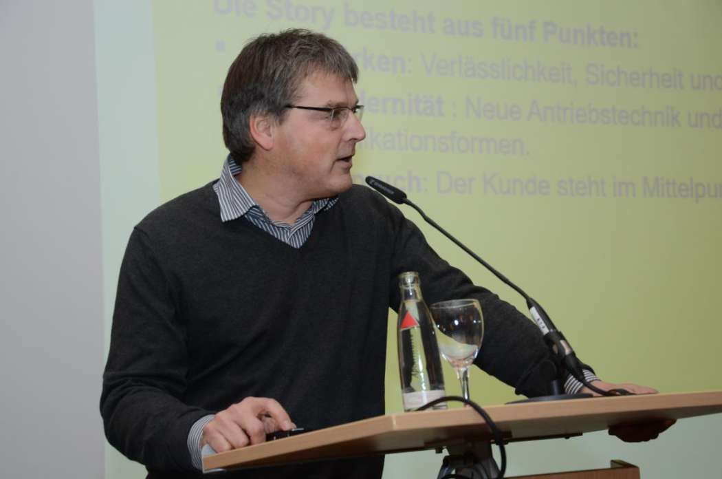 Kajo Wasserhövel erläuterte sehr lebendig die BZP-Kampagne, die seine Agentur konzipiert hat. (Foto: Dietmar Fund)