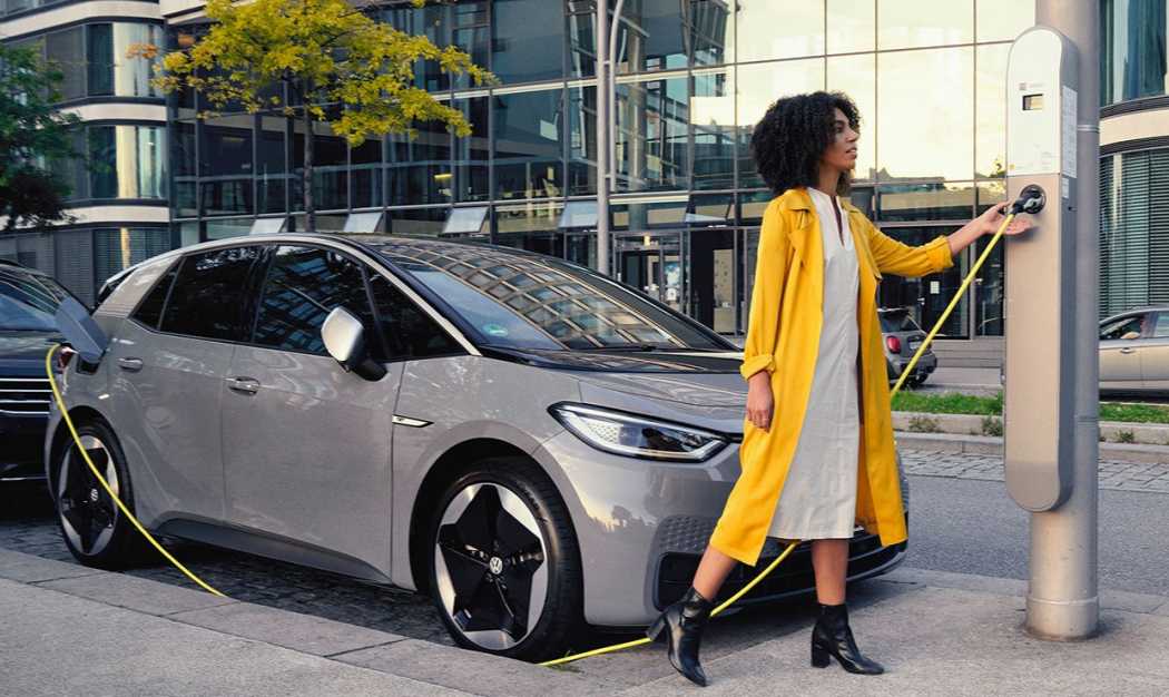 Weil E-Fahrzeuge in Europa zum Ladenhüter werden, fürchte die Fahrzeugindustrie um ihre Wettbewerbsfähigkeit. | Foto: Shell