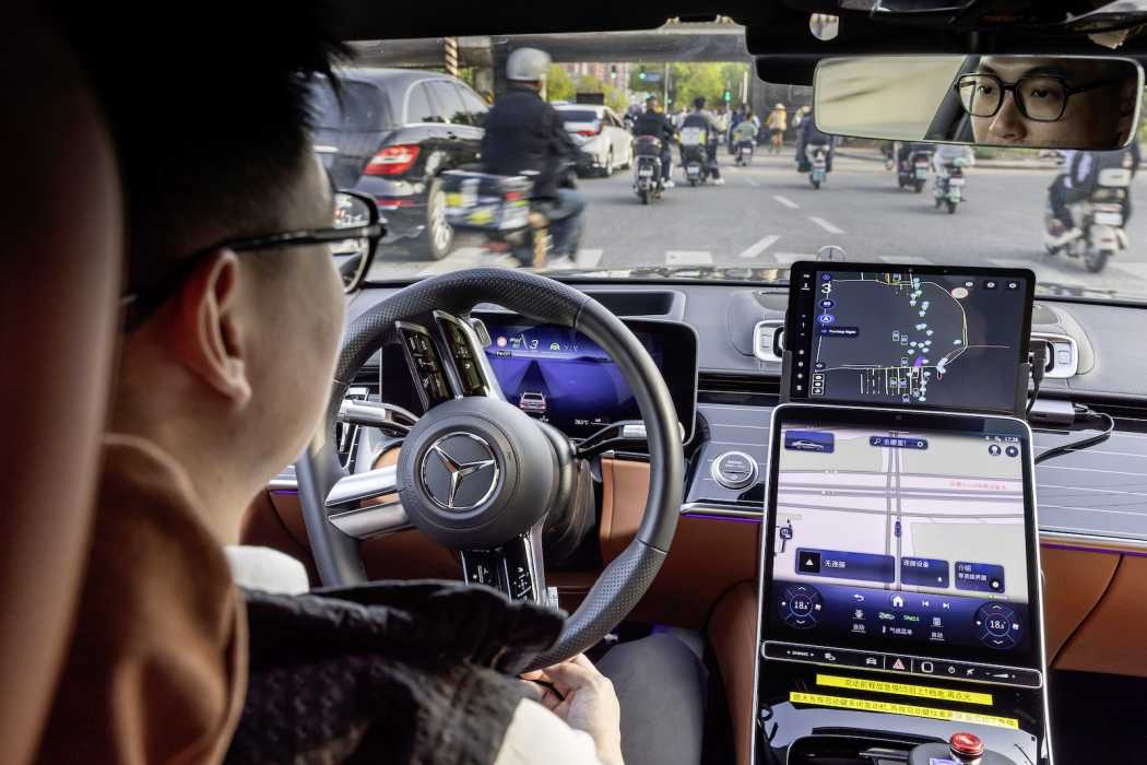 Autonomes Fahren Level 2++: Mit Mercedes Benz wie von Geisterhand durch Peking. (Foto: Mercedes-Benz)