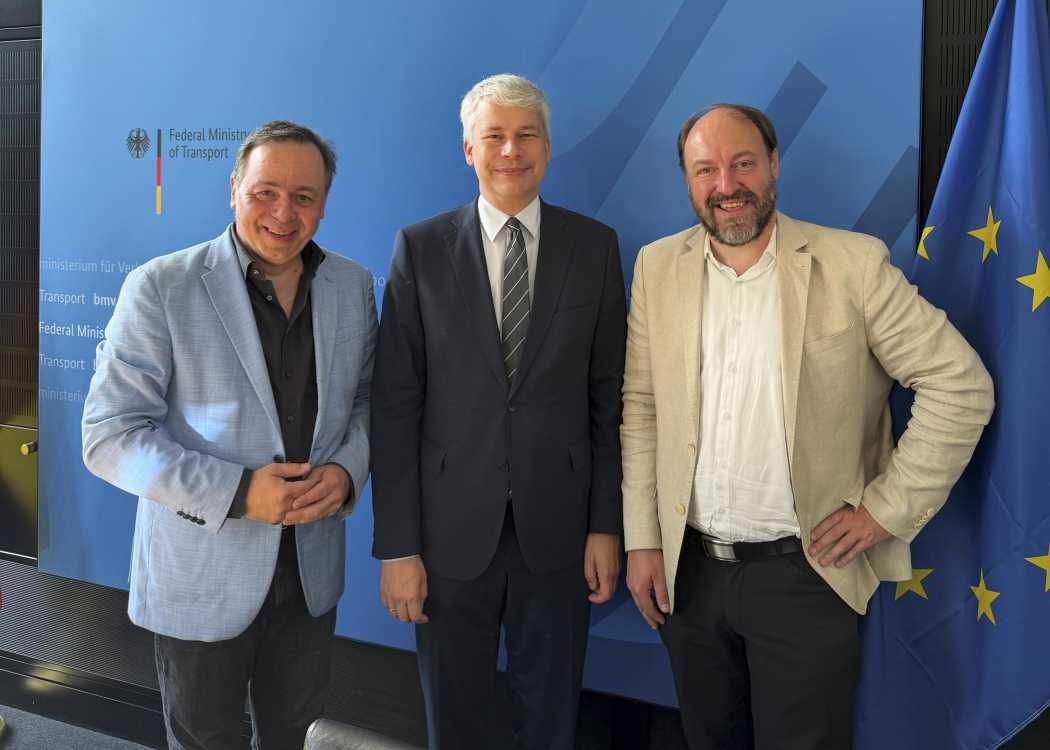 Antrittsbesuch im Bundesministerium für Verkehr (v. l. n. r.): Patrick Meinhardt, Bundesverkehrsminister Steffen Bilger, Sascha Waltemate.| Foto: VSPV