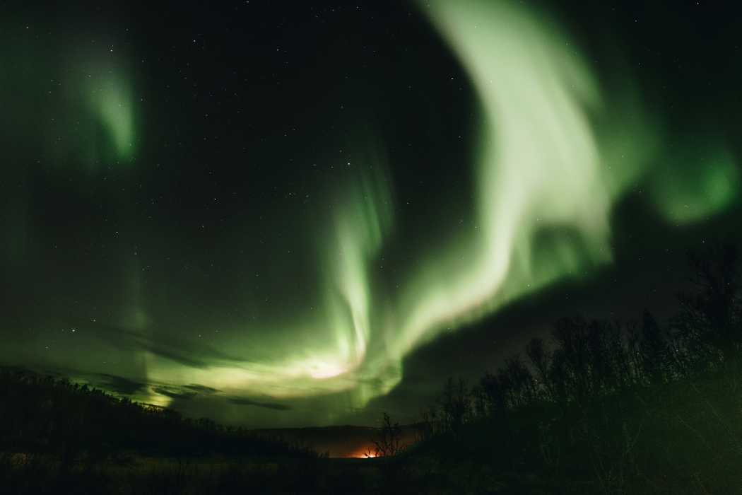 Unter Strom: In Norwegen haben am 16.9.2024 Elektroautos reine Benziner im Bestand überholt. | Foto: A. Hojo/Unsplash