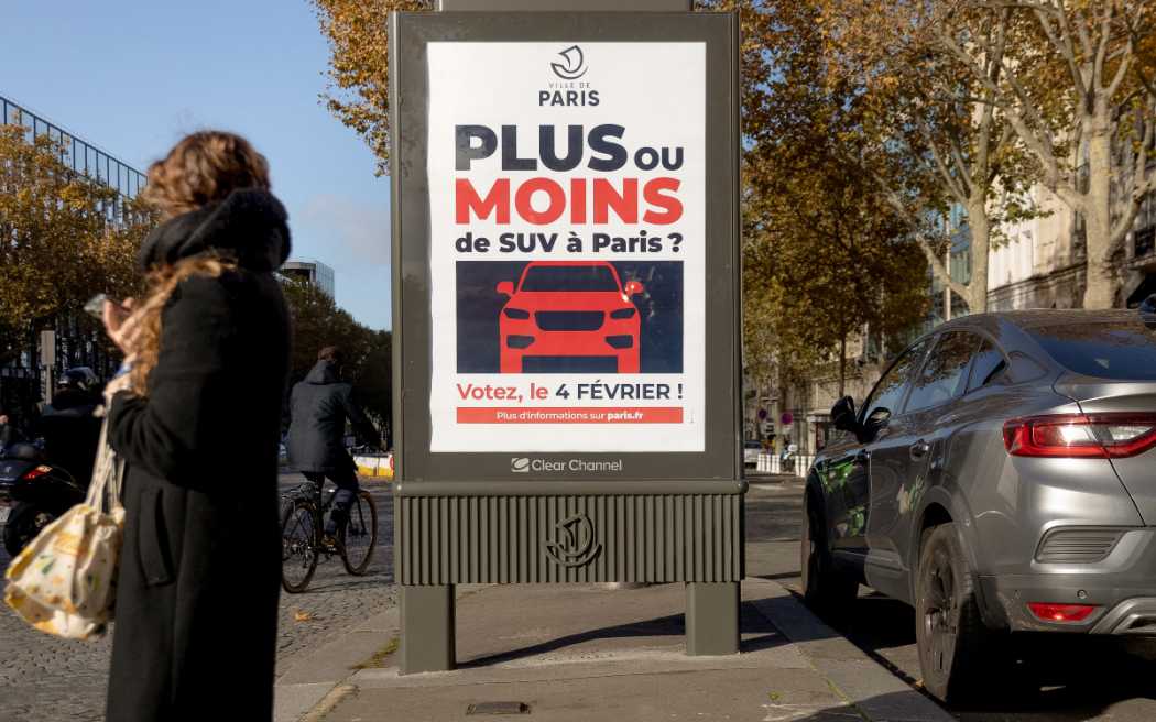 Wer viel Platz braucht, der zahlt - künftig dreifach: Paris erhöht die Parkgebühren für Geländewagen massiv. | Foto: Maire de Paris