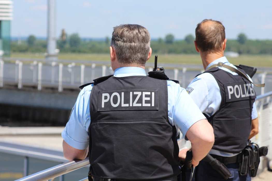 Bei der Polizeikontrolle in Konstanz flog der Taxifahrer auf.| Foto: oberaichwald-pixabay