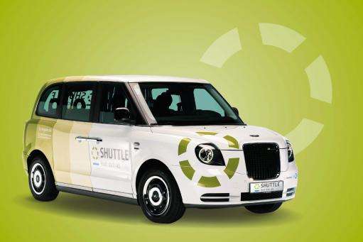 Die eingesetzten elektrischen Londontaxis und auch der Mercedes Sprinter sind barrierefrei. (Foto: Stadtwerke Gütersloh) 