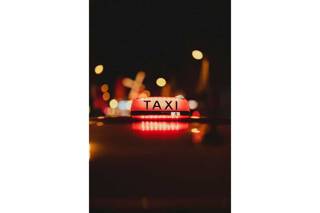 Damit Frauen Nachts sicher nach Hause kommen führt Gießen Taxigutscheine ein. (Foto: Rasor/pixabay)