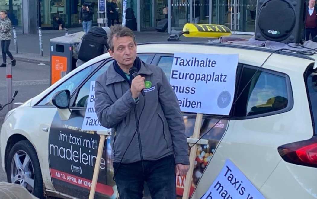 Der Haltepunkt am Europaplatz soll nach dem Willen von CDU und Linke wieder installiert werden. Foto: Taxiinnung Berlin