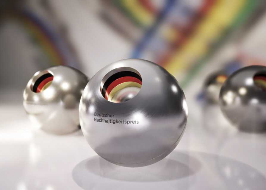 Klimaschutz, Ressourceneffizienz und soziale Verantwortung sind auch im Verkehrssektor zu wichtigen Wettbewerbsfaktoren geworden - deshalb sollte das Taxi auch beim Nachhaltigkeitspreis vertreten sein.| Foto: BVTM