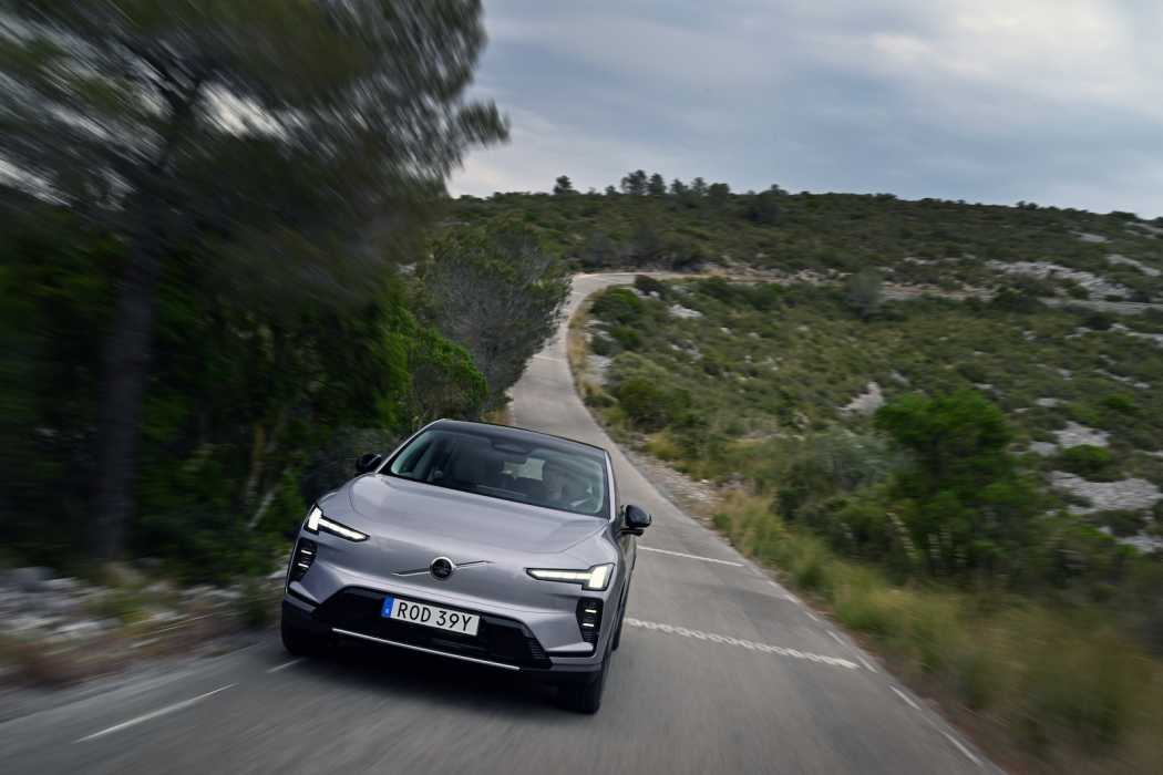 Steiniger Weg: Trotz Neuheiten wie dem EX60 kommt Volvo nicht voran und muss auf ein desaströses Quartal mit Jobabbau reagieren. | Foto: Volvo