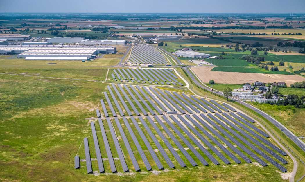 Der Photovoltaikpark am Volkswagen Werk Wrzesnia ist mit einer Fläche von 22 ha einer der größten seiner Art in Europa. (Foto: VWN)