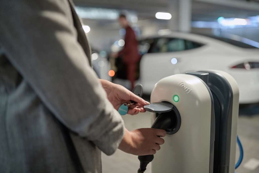 E-Mobilität wird immer normaler: Die gestiegenen Lademöglichkeiten und Reichweiten machen das Stromern immer unkomplizierter, konstatiert der neueste Report von Shell Recharge. | Foto: Shell Recharge
