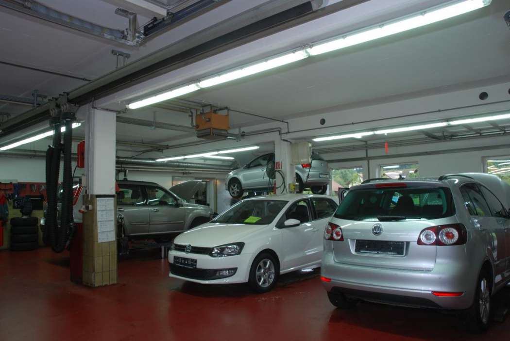 Bei neuen und bei gebrauchten Fahrzeugen müssen die Autohändler laut dem BGH auch bei Bagatellschäden mehr Entgegenkommen zeigen. (Foto: Dietmar Fund)