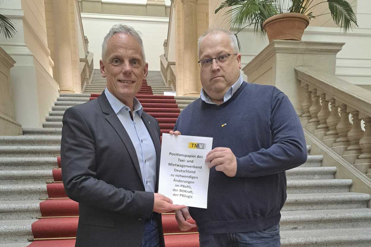 TMV-Präsident Thomas Kroker (re.) mit Tino Schopf, der in der vergangenen Wahlperiode Sprecher für Verkehr und Mobilität der SPD-Fraktion im Berliner Abgeordnetenhaus war. | Foto: TMV